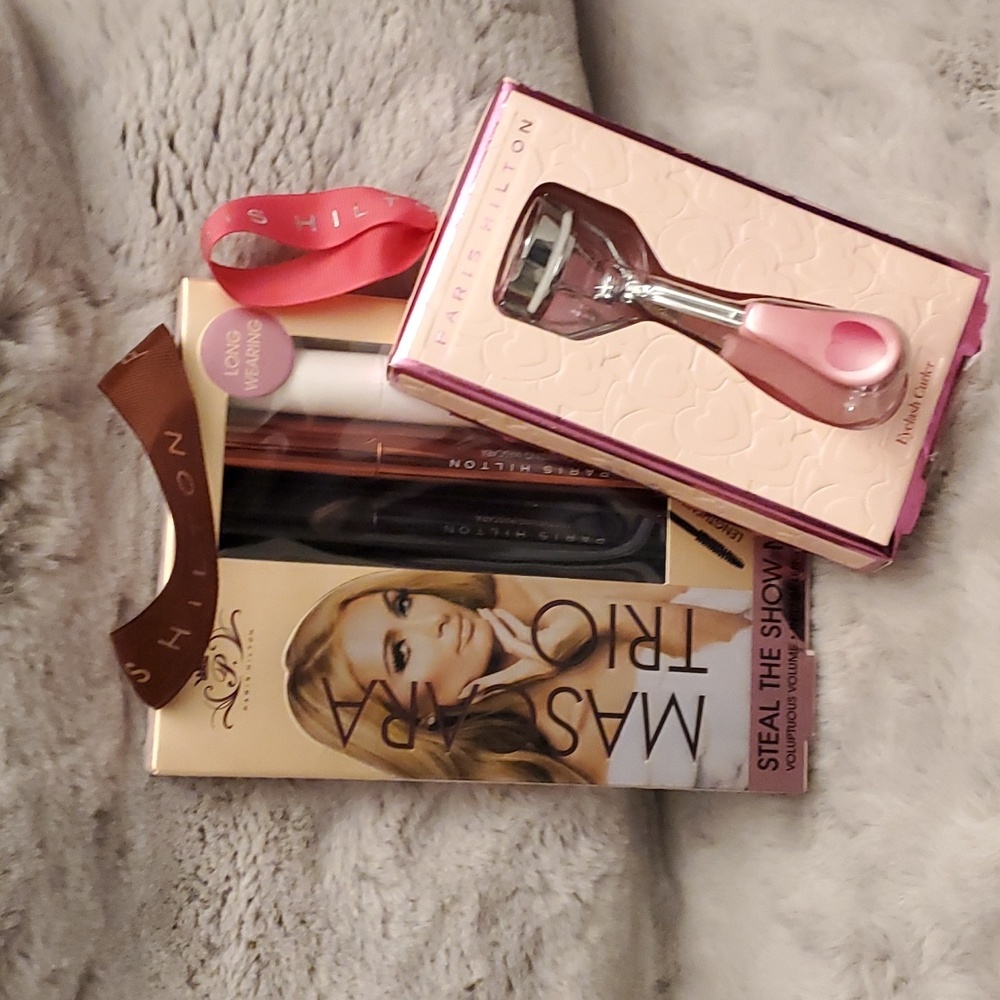 Paris Hilton Mascara and Eyelash curler set